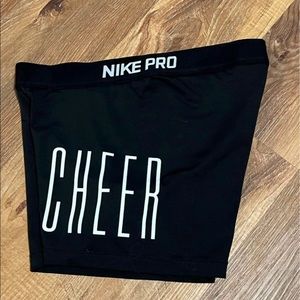 Women’s Nike Pro Shorts Large